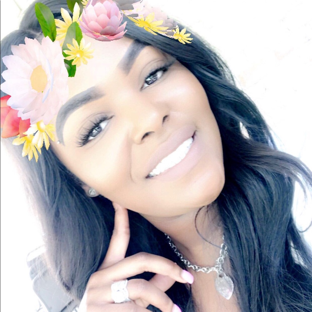 Meet your Posher, Victoria